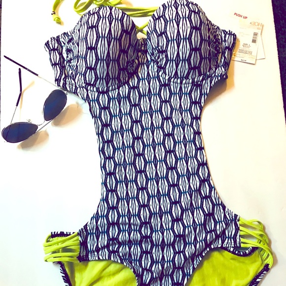 BONGO Other - Adorable one piece BONGO swim suit 🌸🌸🌸🌸